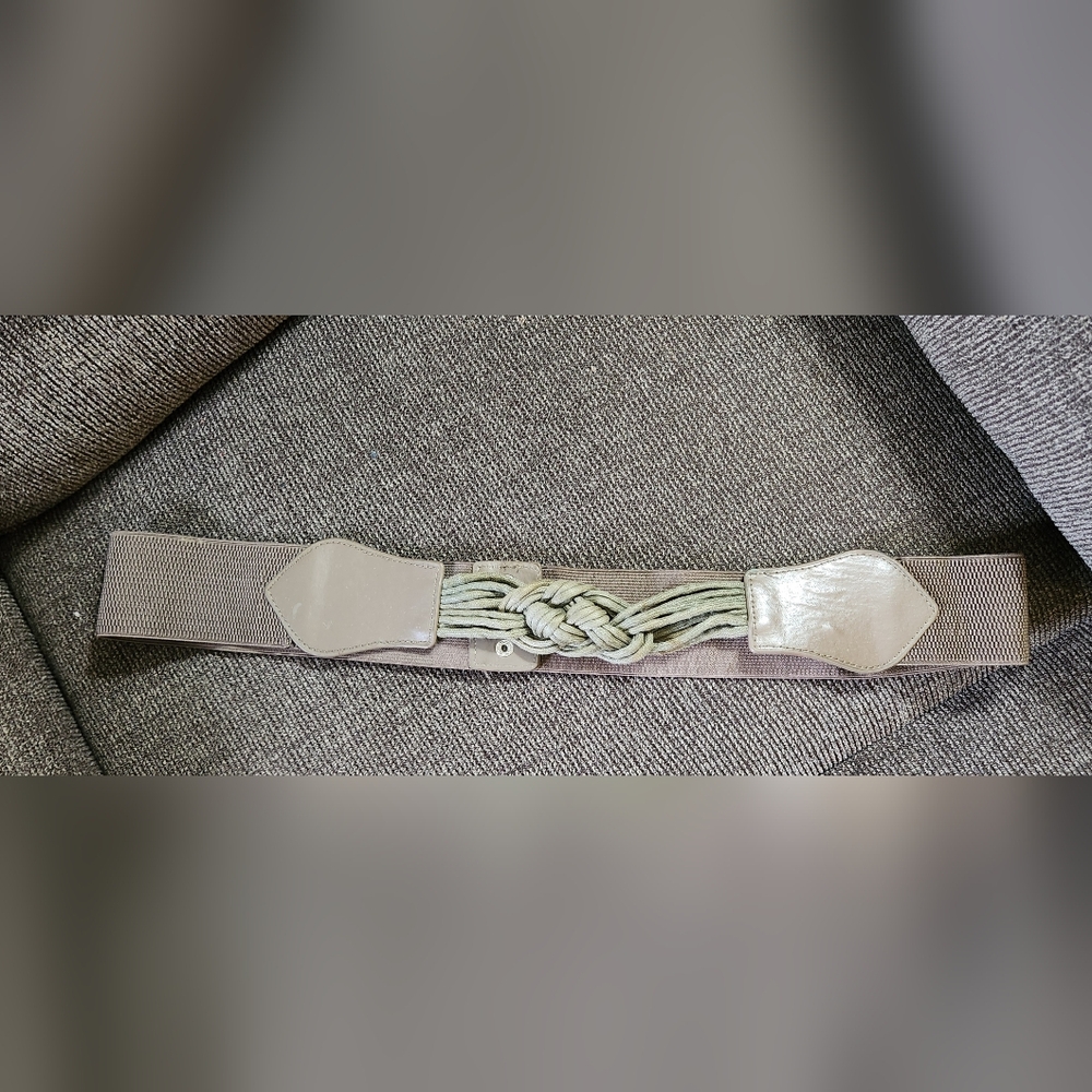 Braided Stretch Belt in Gray and Cream